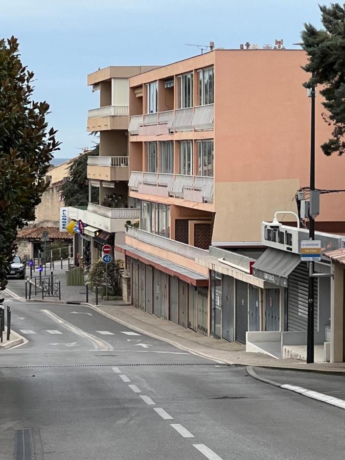 Magnifique A Cassis,parking,2 Pas Du Port Apartment