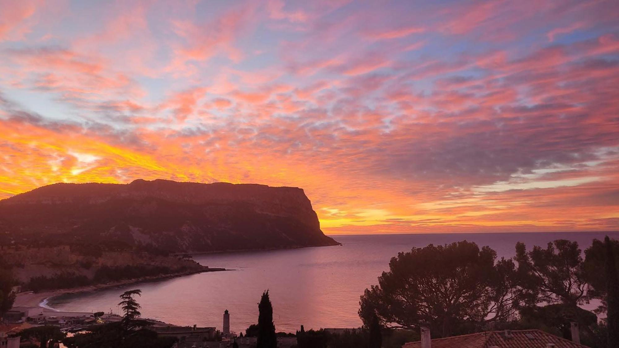Apartment Magnifique A Cassis,parking,2 Pas Du Port *
